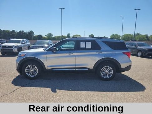 Used 2024 Ford Explorer XLT w/ Equipment Group 202A AWD/4WD image 3