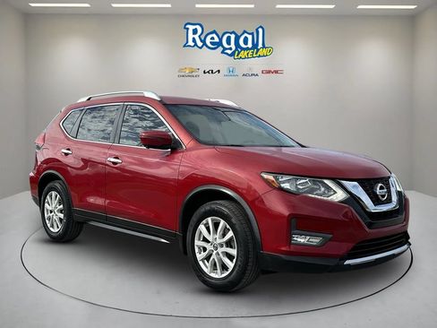 Used 2017 Nissan Rogue SV w/ SV Premium Package FWD image 1