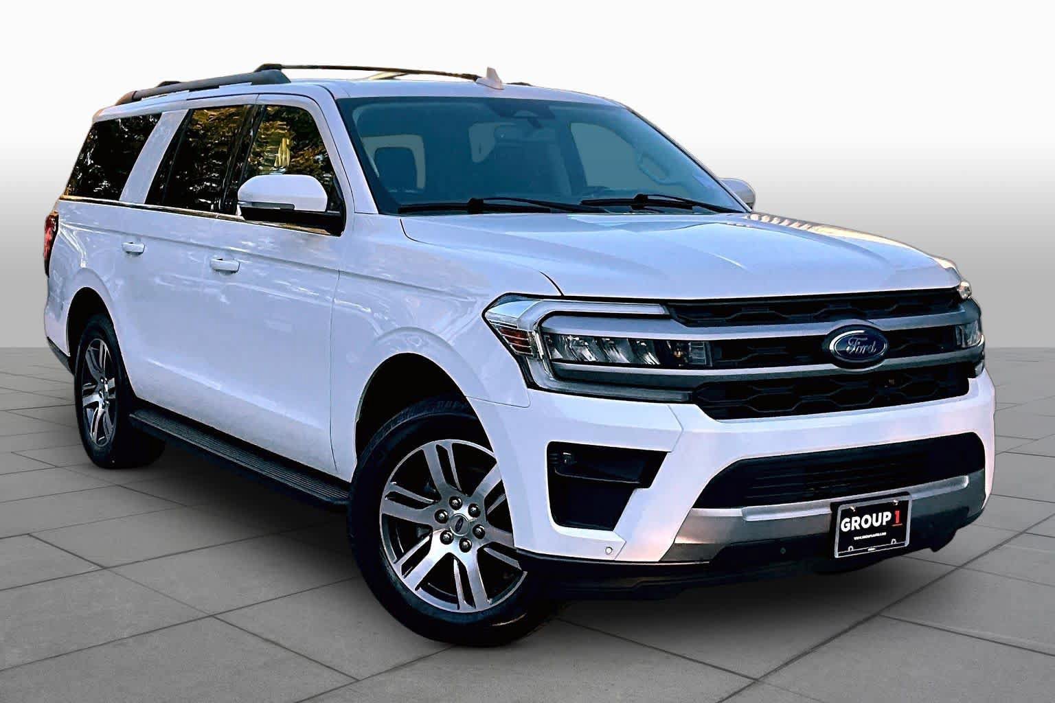 Used 2024 Ford Expedition Max XLT AWD/4WD image 3