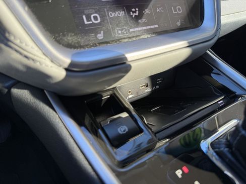 Used 2020 Subaru Outback Premium image 19
