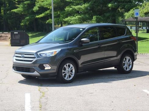 Used 2019 Ford Escape SE FWD image 21