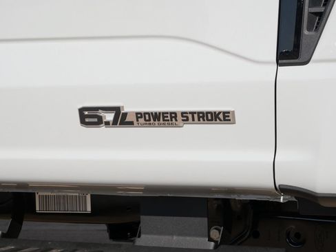 New 2026 Ford F250 Lariat w/ Black Appearance Package AWD/4WD image 9