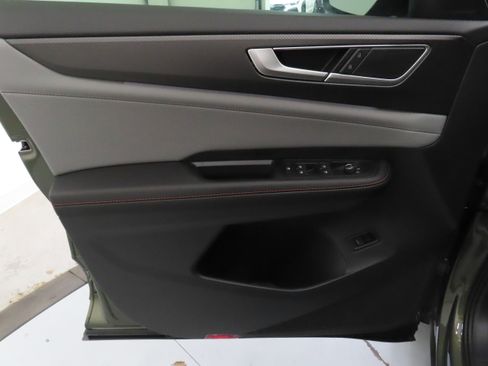 New 2026 Volkswagen Atlas Peak Edition AWD/4WD image 11