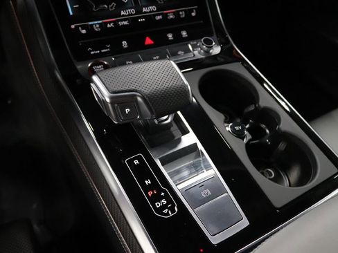 Used 2024 Audi SQ8 Prestige w/ Prestige Package image 30