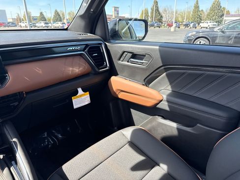 New 2026 GMC Canyon AT4 AWD/4WD image 29