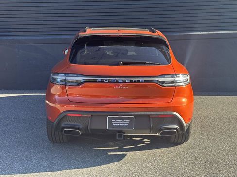 Certified 2025 Porsche Macan image 9