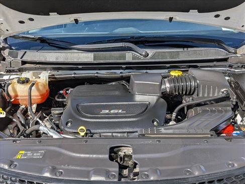 Used 2018 Chrysler Pacifica LX w/ Tire & Wheel Group FWD image 21