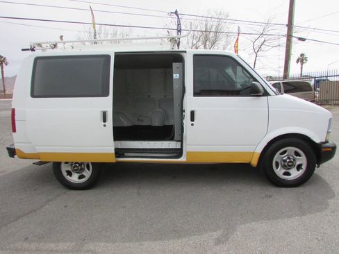 Used 2004 Chevrolet Astro RWD image 10
