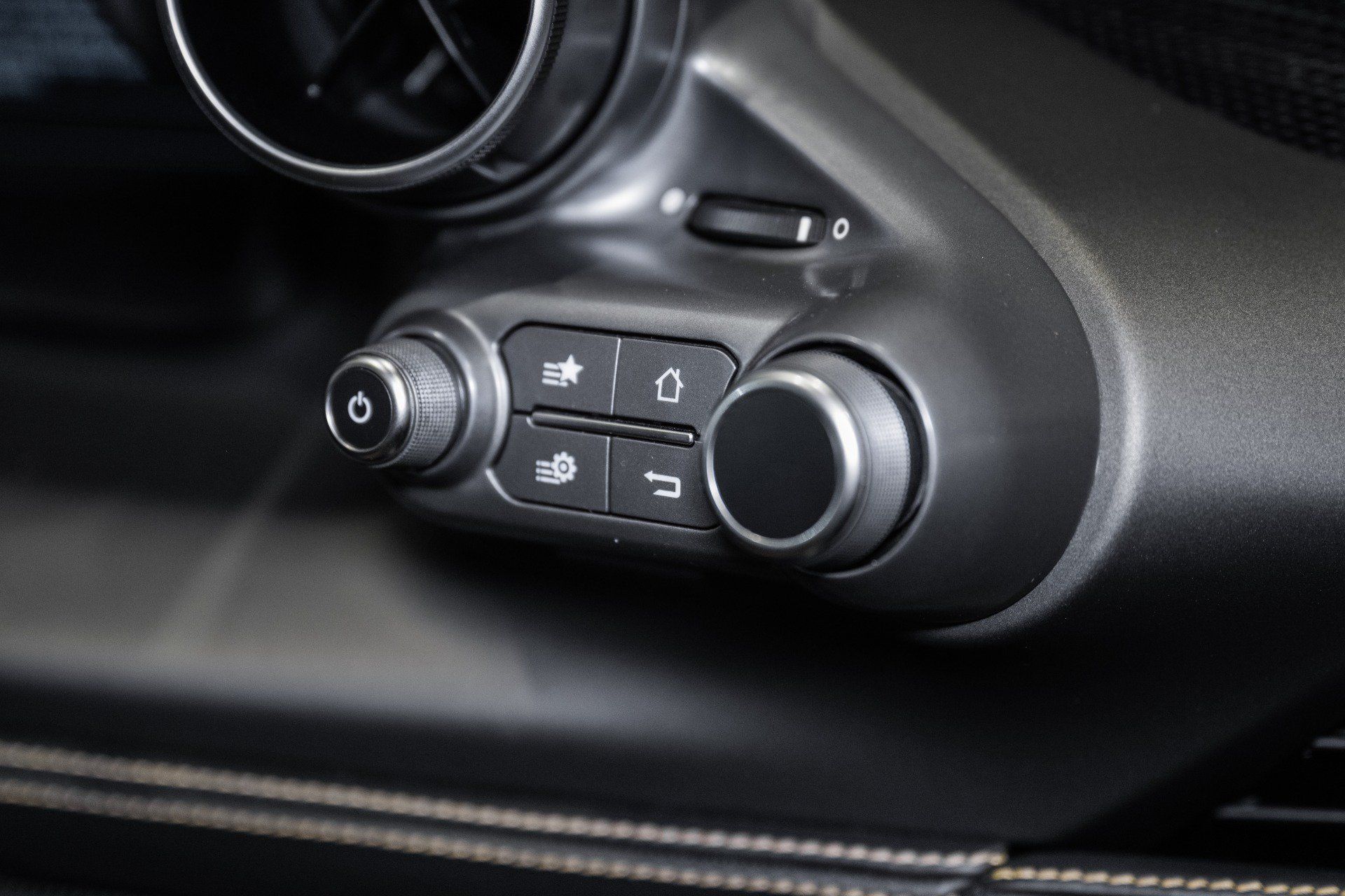 Used 2023 Ferrari F8 Tributo RWD image 31