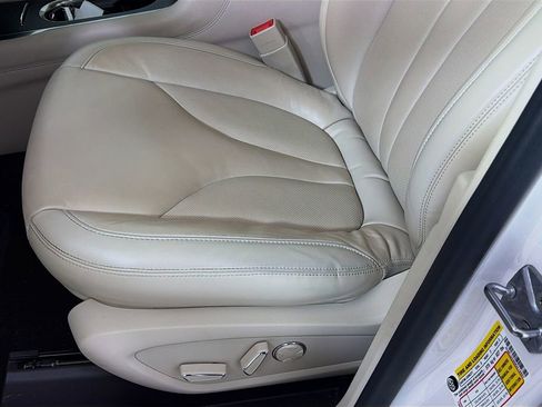 Used 2019 Lincoln MKC Select w/ Select Plus Package image 22