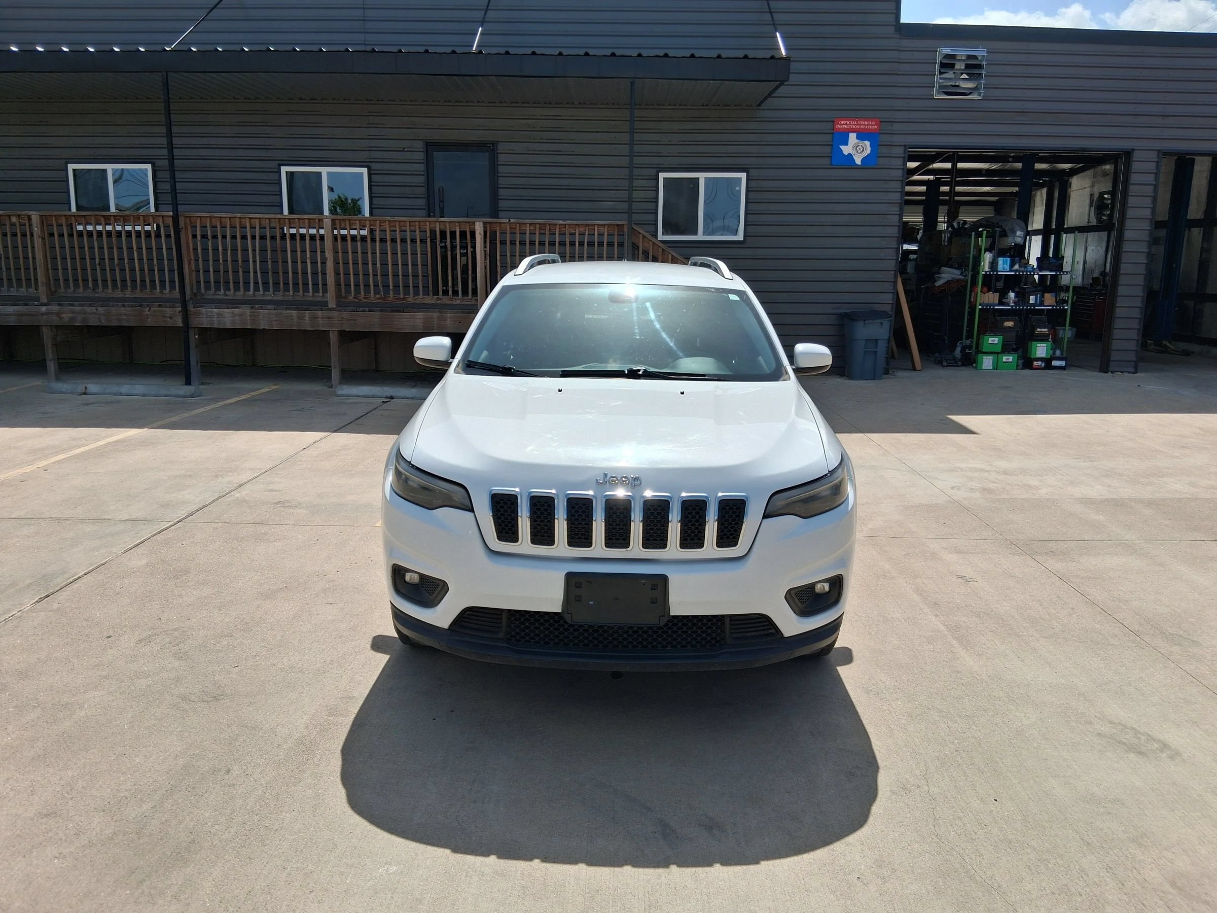 Used 2019 Jeep Cherokee Latitude w/ Popular Appearance Group AWD/4WD image 14