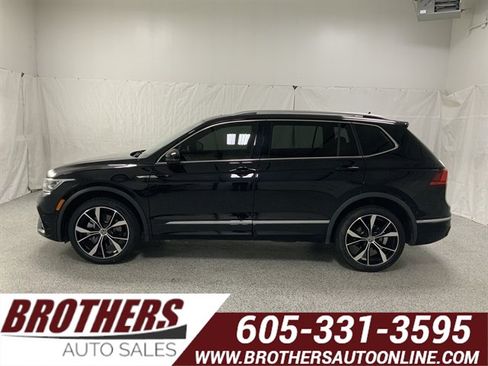 Used 2024 Volkswagen Tiguan SEL R-Line AWD/4WD image 1