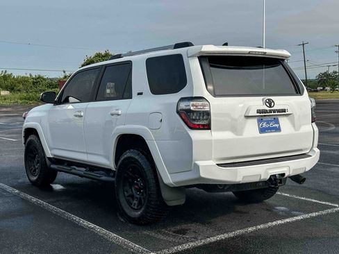 Used 2023 Toyota 4Runner SR5 Premium w/ Moonroof Package AWD/4WD image 8