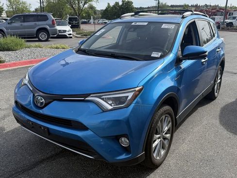Used 2018 Toyota RAV4 Limited AWD/4WD image 2