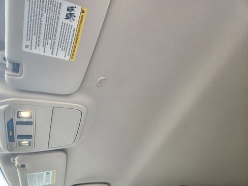 Used 2023 Ford Explorer XLT image 25