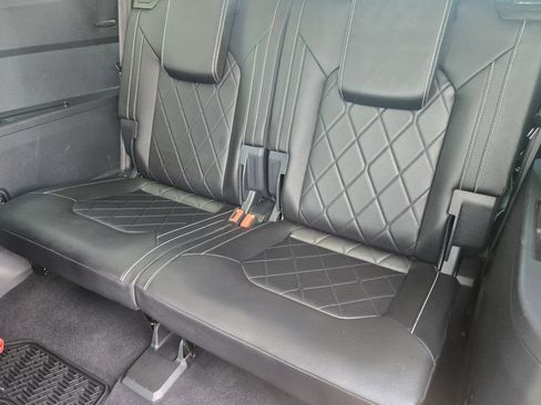 Used 2024 Volkswagen Atlas SEL Premium R-Line AWD/4WD image 28