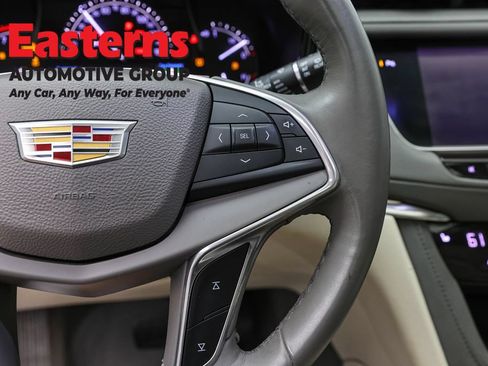 Used 2017 Cadillac XT5 Luxury w/ Driver Awareness Package AWD/4WD image 16