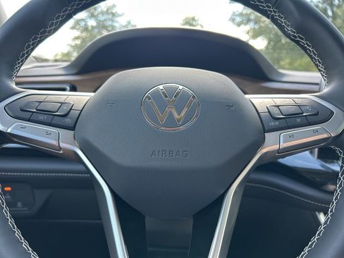 New 2026 Volkswagen Atlas SE image 18