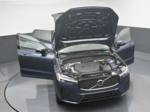 Used 2025 Volvo XC60 B5 Plus w/ Protection Package Premier image 46