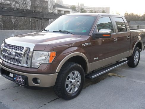 Used 2012 Ford F150 Lariat w/ Lariat Chrome Pkg image 2