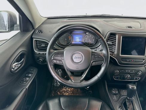 Used 2019 Jeep Cherokee Trailhawk w/ Cold Weather Group image 29