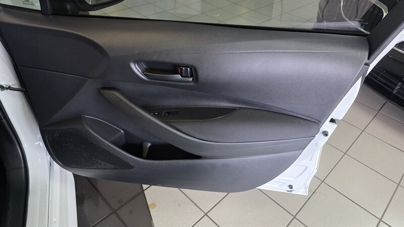 Used 2022 Toyota Corolla LE FWD image 23