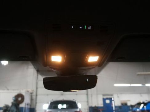 Certified 2023 Volkswagen Jetta SE image 33