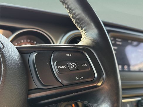 Used 2021 Jeep Wrangler Unlimited Sport image 19