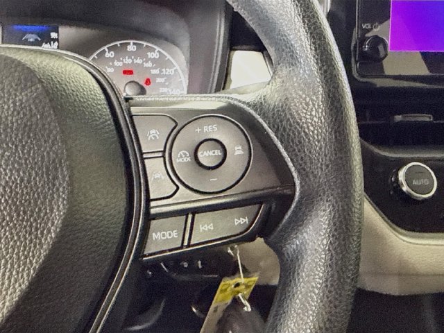 Used 2025 Toyota Corolla LE FWD image 14