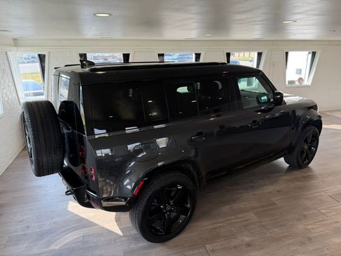 Used 2024 Land Rover Defender 110 X-Dynamic SE image 3