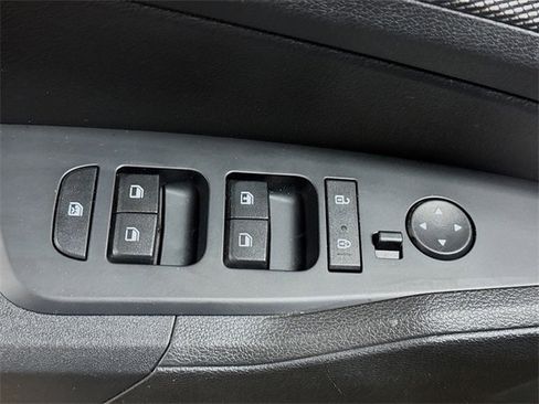 Used 2023 Kia Sportage LX image 11