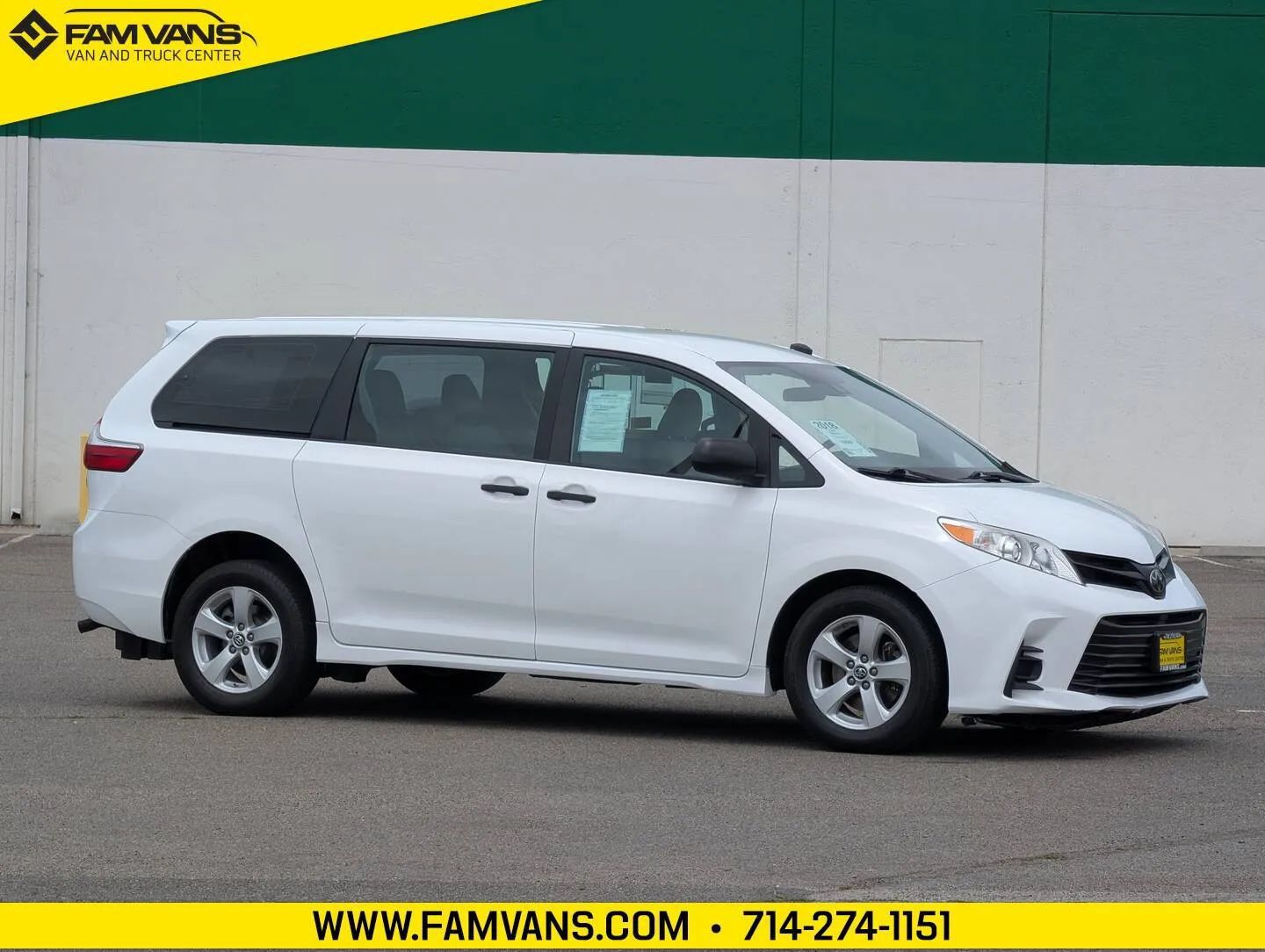 Used 2018 Toyota Sienna L FWD image 2
