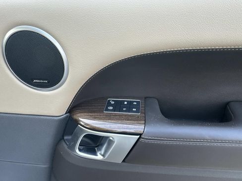 Used 2020 Land Rover Range Rover Sport HSE image 15