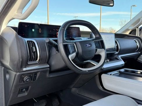 Certified 2025 Ford Expedition Max Platinum image 20