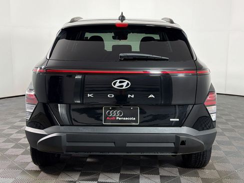 Used 2024 Hyundai Kona SEL AWD/4WD image 8