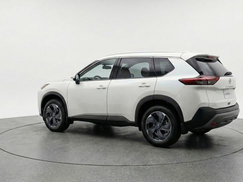 Used 2025 Nissan Rogue SV image 6
