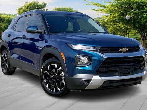 Used 2021 Chevrolet TrailBlazer LT w/ Convenience Package image 3