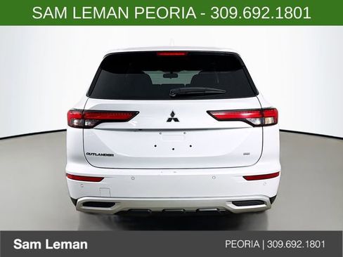 Used 2024 Mitsubishi Outlander SE image 6