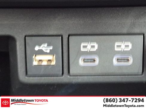 Certified 2024 Toyota Highlander XLE AWD/4WD image 23