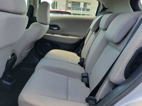 Used 2018 Honda HR-V LX image 11