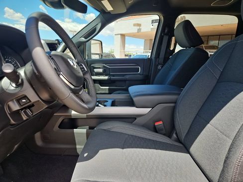 New 2026 RAM 2500 Big Horn AWD/4WD image 18