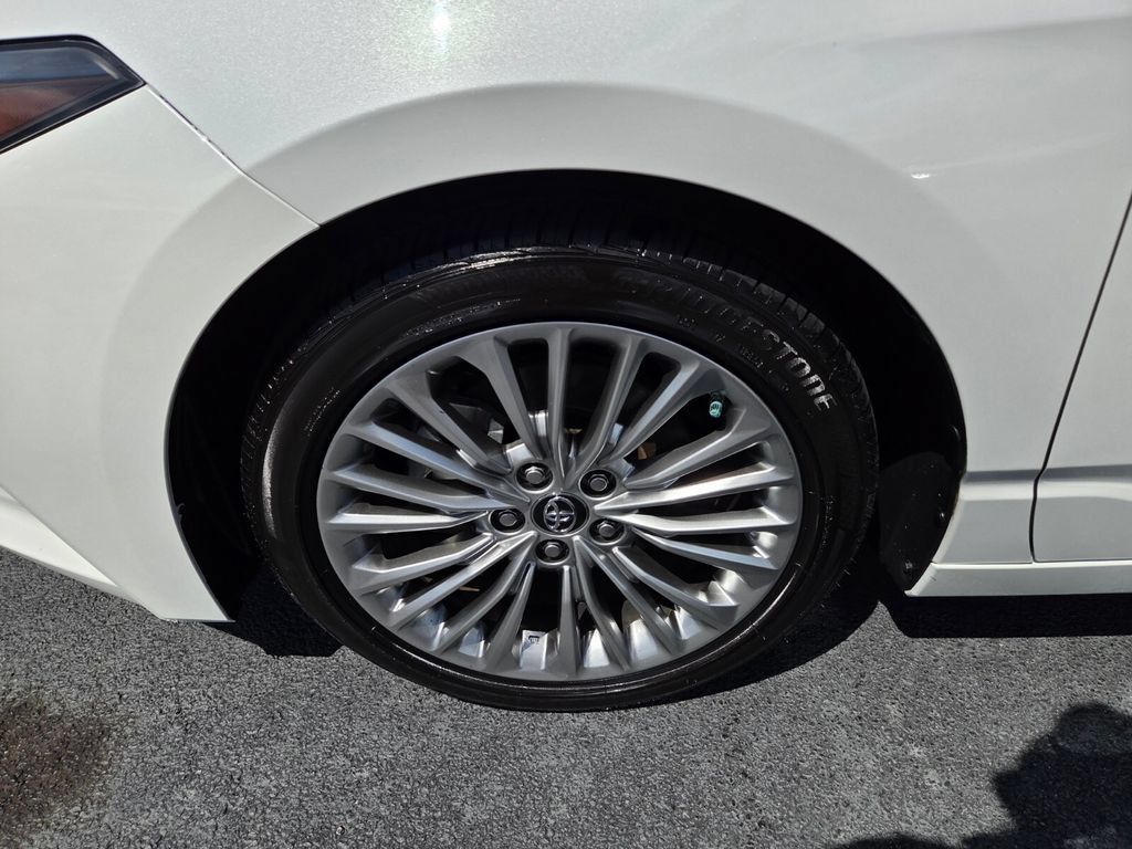 Used 2019 Toyota Avalon Limited w/ Advanced Safety Package FWD image 16