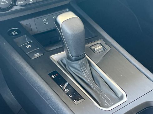 Used 2026 Nissan Kicks SV FWD image 25