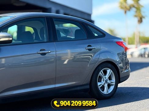 Used 2014 Ford Focus SE FWD image 5