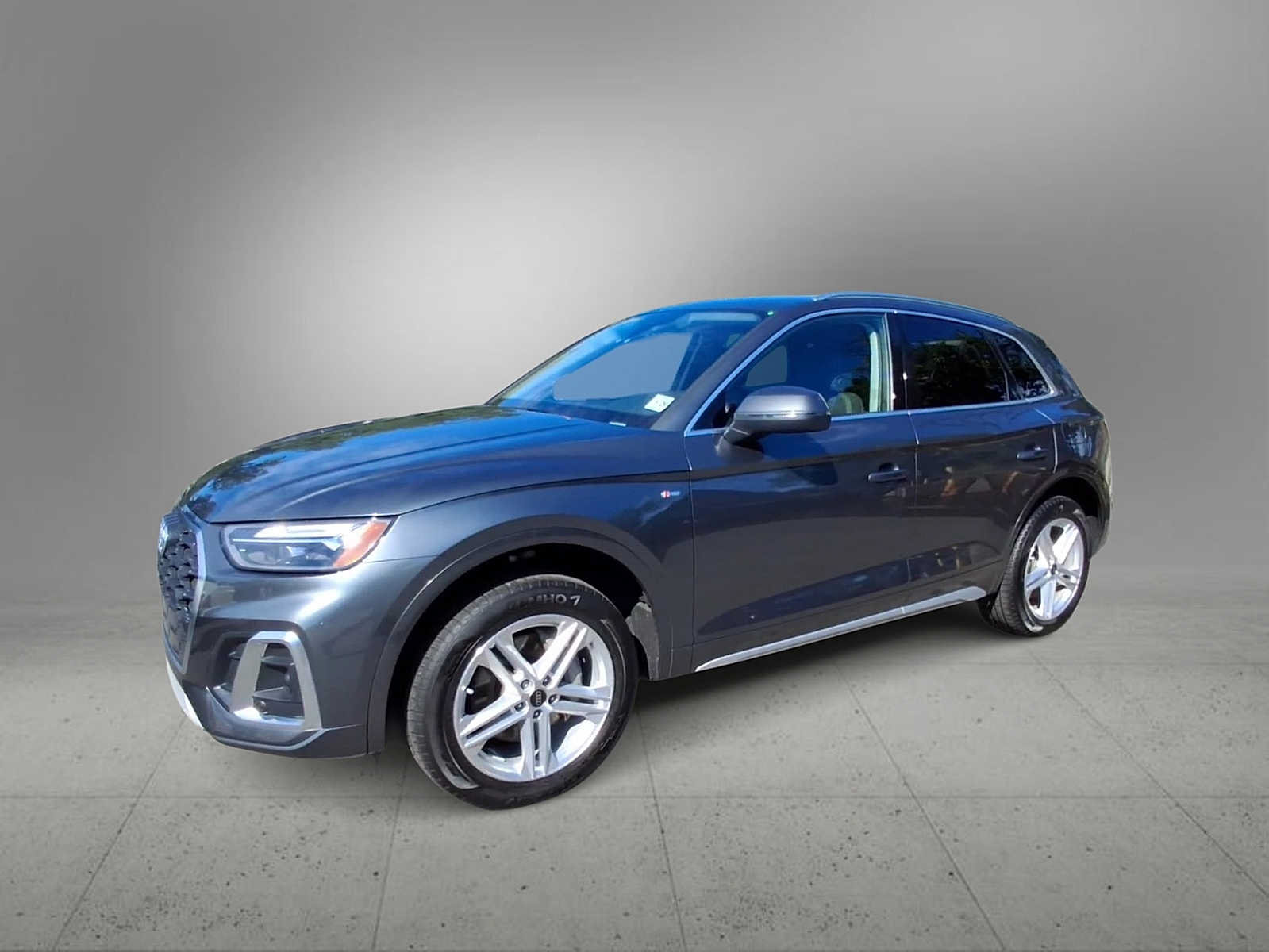 Certified 2024 Audi Q5 e Premium Plus w/ Premium Plus Package AWD/4WD image 4