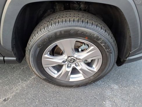 Used 2023 Toyota RAV4 XLE w/ Convenience Package image 4