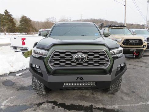 Used 2021 Toyota Tacoma TRD Off-Road image 15
