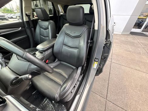 Used 2018 Cadillac XT5 Premium Luxury w/ Driver Assist Package AWD/4WD image 12
