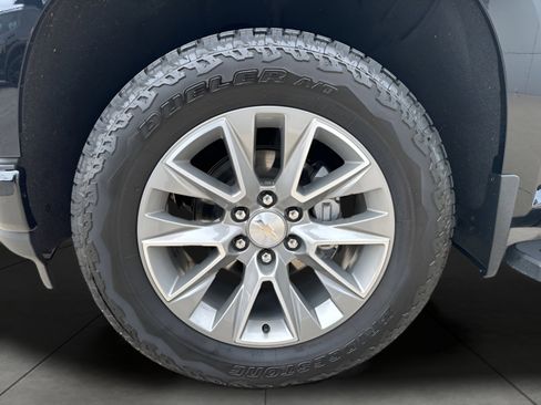 Used 2022 Chevrolet Silverado 1500 High Country w/ Safety Package II image 12