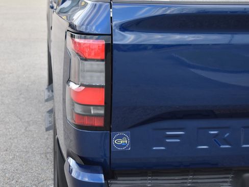 Used 2023 Nissan Frontier SV w/ SV Convenience Package image 7